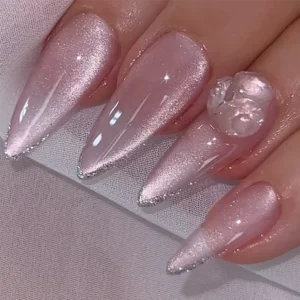 Nailbayo Magnet gel 03 - läpikuultava pinkki magneettigeeli kynsillä