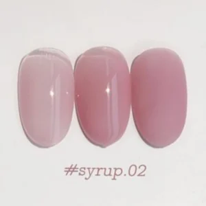 Yogurt Nail Korea Blossom Ending kokoelman yksittäinen kynsilakkapullo pastellisävyssä. Siirappinen läpikuultava lopputulos. Väri kynnellä kuvattuna.