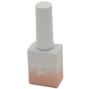 Yogurt Nail Korea Blossom Ending kokoelman yksittäinen kynsilakkapullo pastellisävyssä. Siirappinen läpikuultava lopputulos. 8ml pullo.