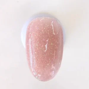 Vaaleanpunainen Glitter kynsilakka merkiltä Yogurt nail